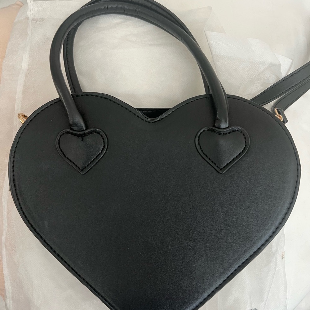 Black Heart-Shaped Handbag